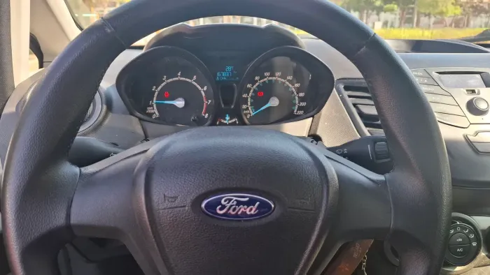 Ford Fiesta 1.5 16V Flex Mec. 5P 2015