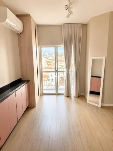 Apartamento à venda no Estreito de 2 dormitórios.