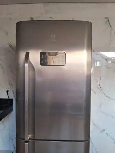 Geladeira Electrolux inox 