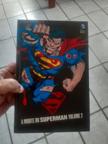 COMBO HQS SUPERMAN + BRINDES