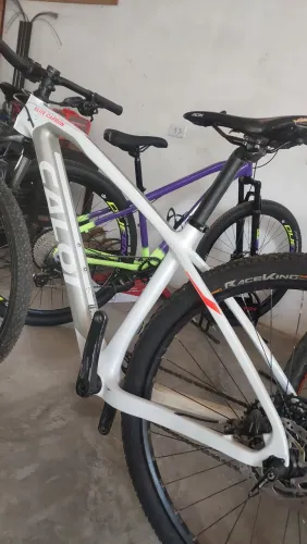 Bicicleta caloi elite carbon 29