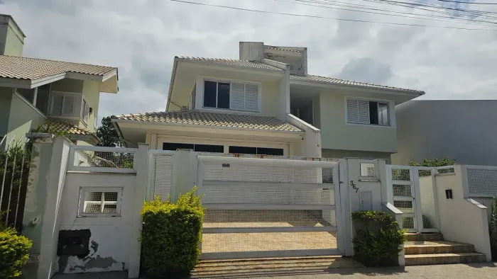Imóvel para venda possui 339 metros quadrados com 3 quartos em Córrego Grande - Florianópo