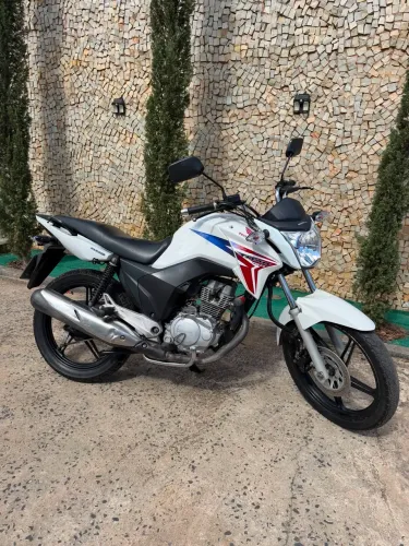Alugo moto Titan 150