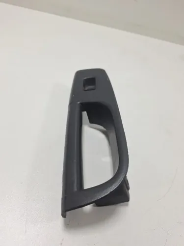 Moldura Botão Dianteiro Direito Volkswagen Voyage G6 2015