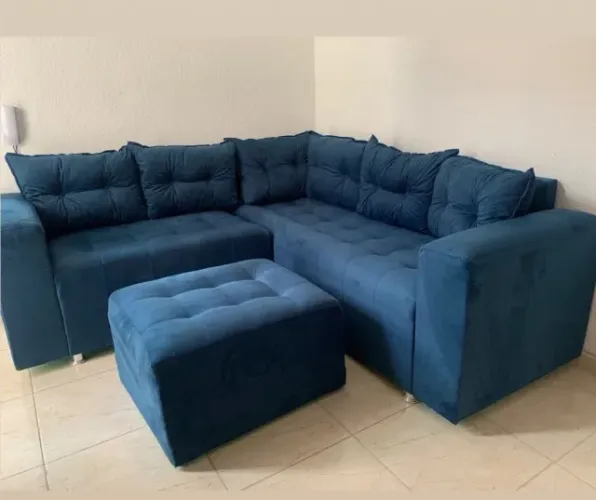Sofá azul . Bem confortável . 6 almofadas