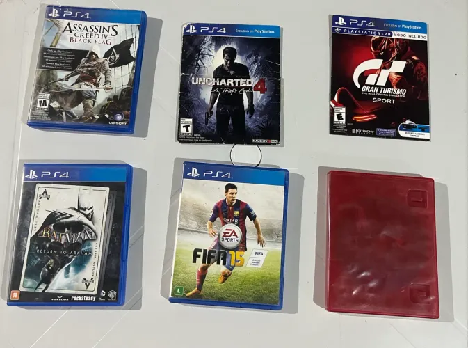lote com 6 grandes jogos originais para PS4 em mídia física.