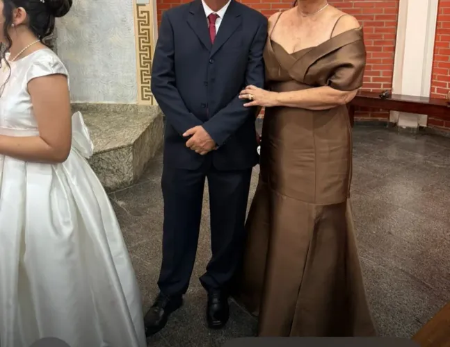 Vestido de festa , tecido zibeline, marrom capuccino, pontuacao gg(44/46) lindo , perfeito