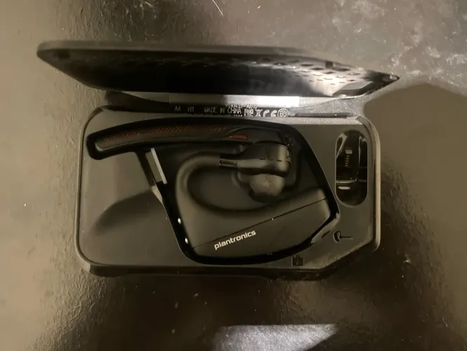 Plantronics Voyager 5200