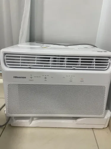 Ar condicionado Janela 8.500 Btus Frio Hisense com Wi-Fi e controle remoto