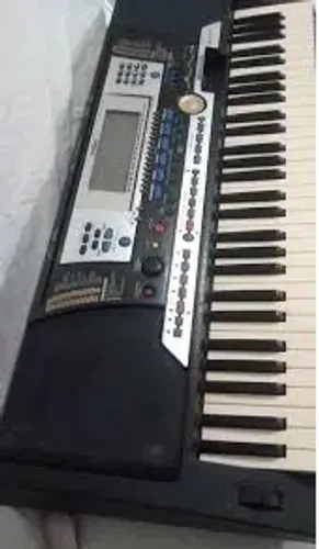 Teclado Yamaha 540 USB (Vai com pen drive com vários ritmos)