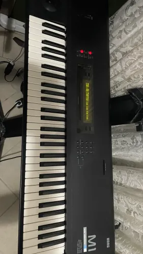 Sintetizador Korg M1 Super inteiro
