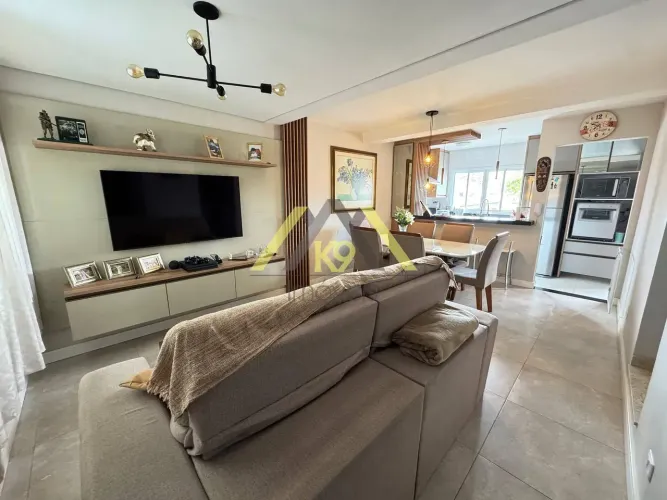 EXCELENTE TRIPLEX NO SÃO GABRIEL EM COLOMBO
