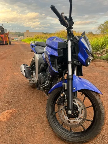 Yamaha FZ25 250 Fazer Capitã Marvel 2023 Completa
