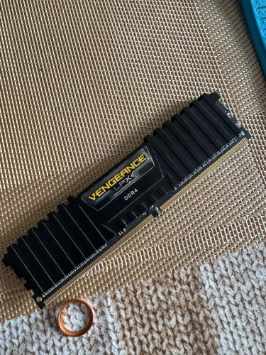 Memória ram ddr4 4gb corsair