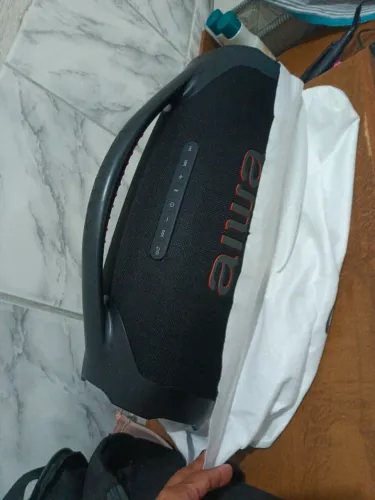 Caixa de som aiwa novo menos de um mês de uso