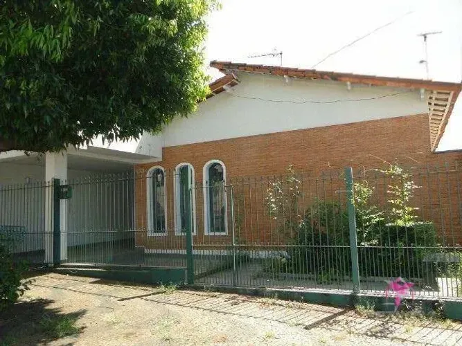 Casa com 3 dormitórios à venda, 161 m² por R$ 380.000,00 - Centro - Leme/SP