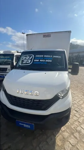IVECO DAILY 30 CS COM BAU R$ 225,000,00 1016,815, *,516