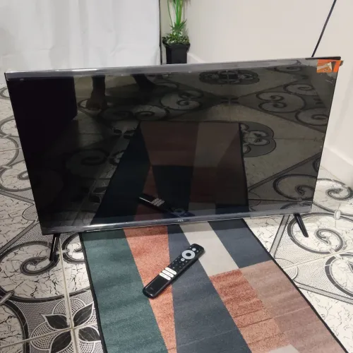 TV SMART 32 POLEGADAS BEM NOVA NO PLÁSTICO