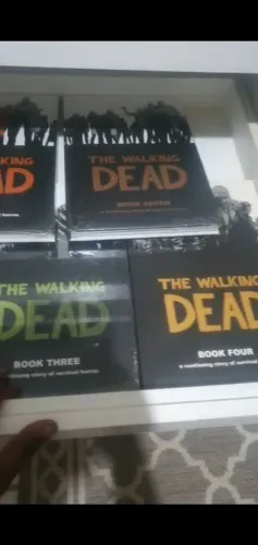 Colecao de álbuns the walking dead