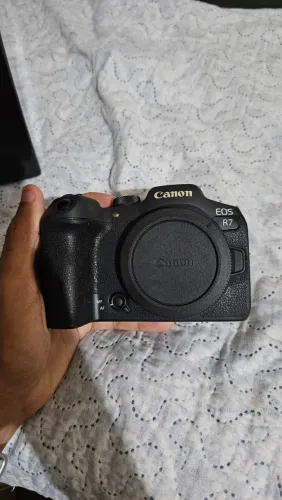 Canon R7 com defeito na placa principal