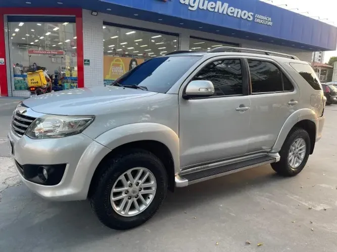 Toyota Hilux SW4 SR 4X2 2.7/ 2.7 Flex 16V Aut. 2014