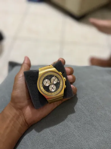 Swatch cara preta 