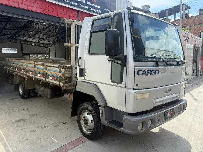 FORD CARGO 815 E CAMINHÃO IMPECÁVEL TODO ORIGINAL 