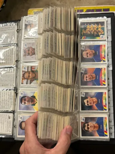 Vendo ou TROCO / Figurinhas das Copas de 98 / 2006 / 2010, 2014 e 2018