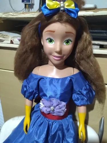 boneca bela da Disney 