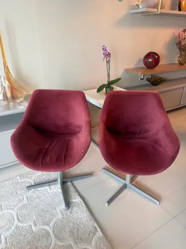 2 Poltronas Giratórias em Veludo 