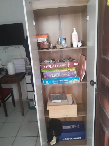 Armário multiuso e guarda roupa