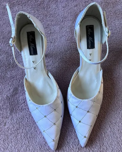 Salto scarpin branco para noivas - Ana Moreira