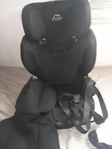 Vendo cadeirinha de carro grande.