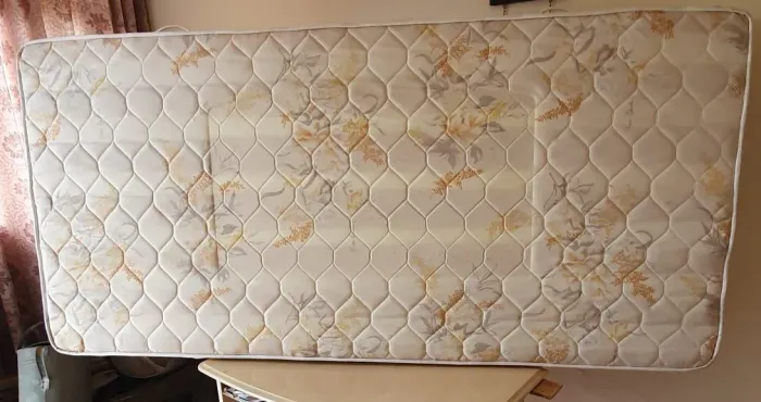 Vendo colchão ortopédico solteiro 