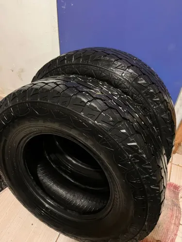 Pneus caminhonete