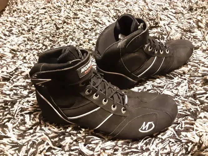 Bota Mondeo Spirit Nr.42 Nova!!