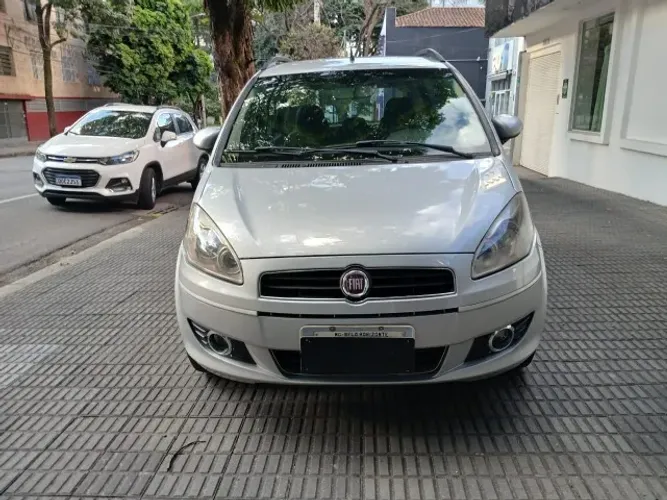 Fiat Idea Attractive 1.4 Fire Flex 8V 5P 2011