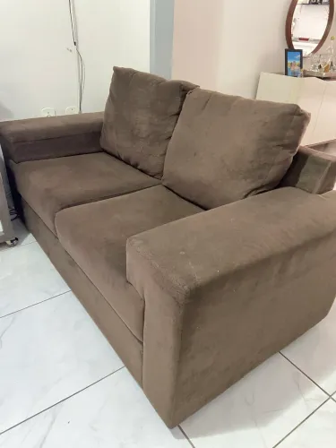 Sofá e mesa de centro
