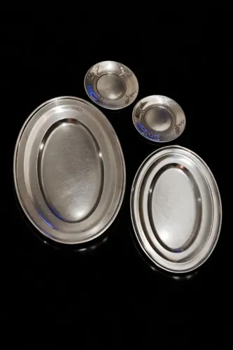 Conjunto Bandejas e Pratinhos em Inox - 4 Peças - Vintage