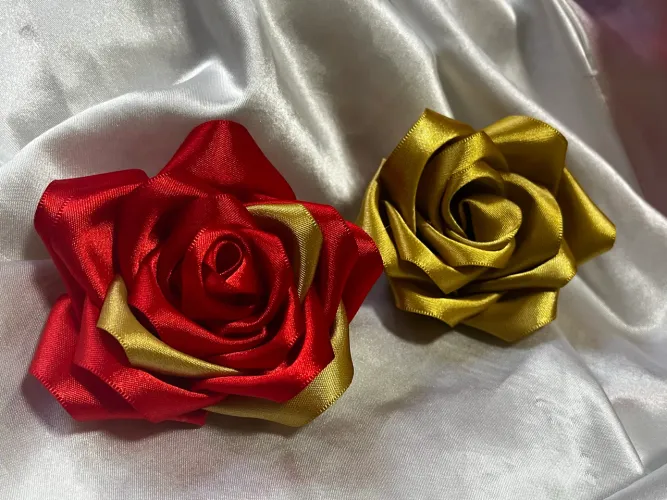 Presilha/ flor de cabelo / enfeite / pombagira /cigana