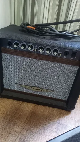 Caixa de som para guitarra elétrica + cabo p10 - Apenas dinheiro ou pix