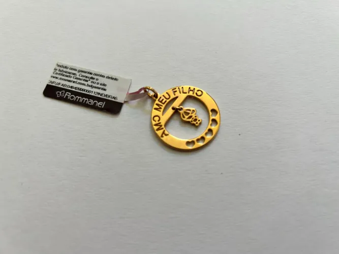 PINGENTE BANHADO A OURO 18K COM ESCRITA AMO MEU FILHO E MENINO AO CENTRO