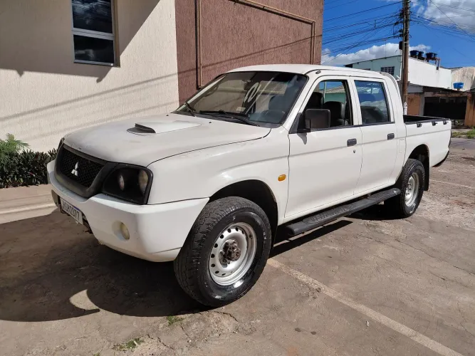 Mitsubishi L200 GL 2.5 4X4 CD Diesel 2009