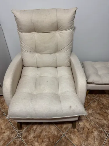 Poltrona De Amamentação Com Balanço E Puff Linho Cor Bege