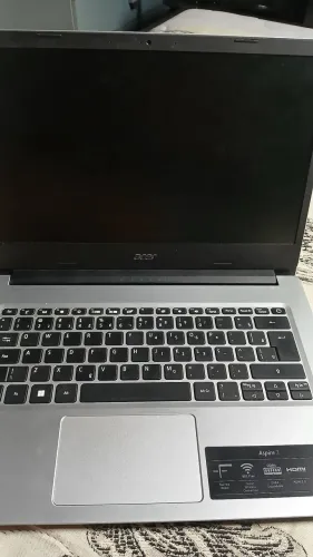 Vende -se notebook seminovo 