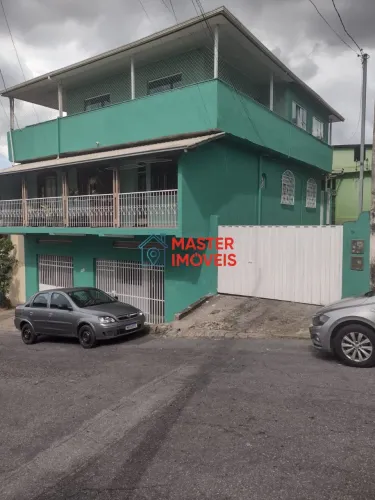 CASA DE 3 QUARTOS SENDO 1 SUÍTE MAIS 8 VAGAS