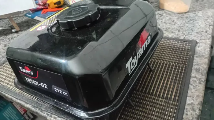 Tanque de Motor Estacionário Toyama Novo , Filtro e Escapamento , novos
