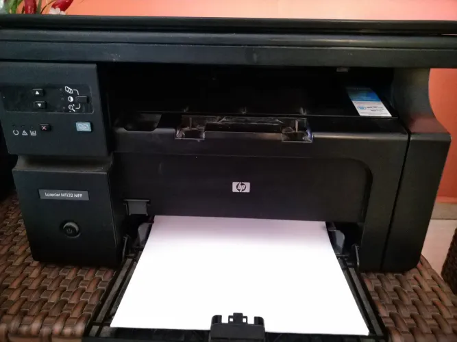 Impressora Multifuncional HP LaserJet M1132 MFP (Laser / Monocromática)