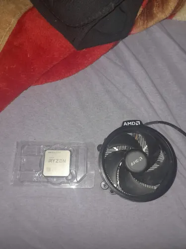 Processador Ryzen 5 5500 com ventoinha própria