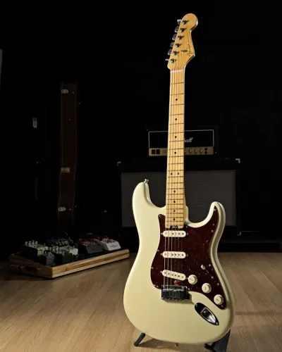 14295 PIX)Fender USA Stratocaster Elite Olympic Pearl